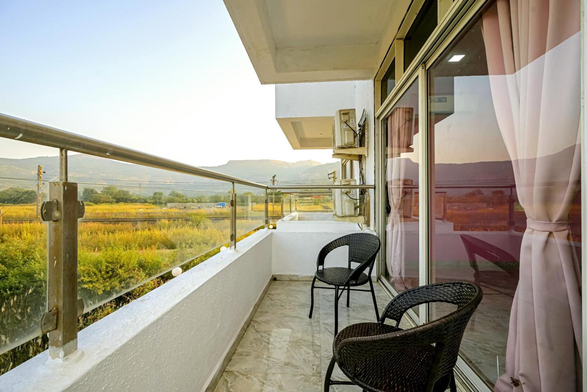 Ll Empyrean Stays II 6Bhk Big Daddy Villa II Private Pool II Ac II View Ll Лонавла Екстер'єр фото